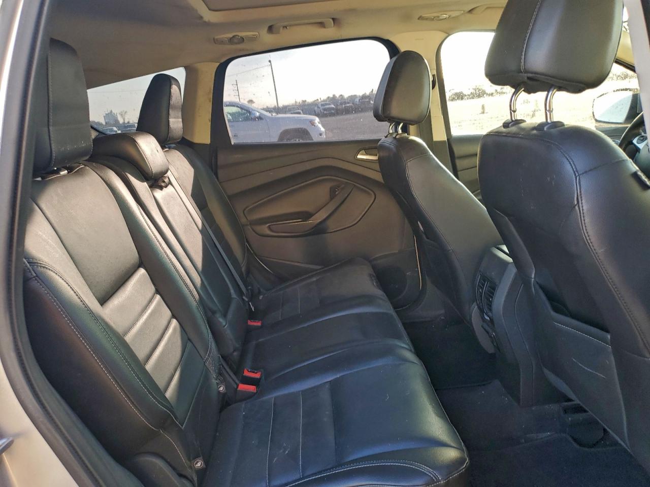 Ford Escape Titanium Image 12