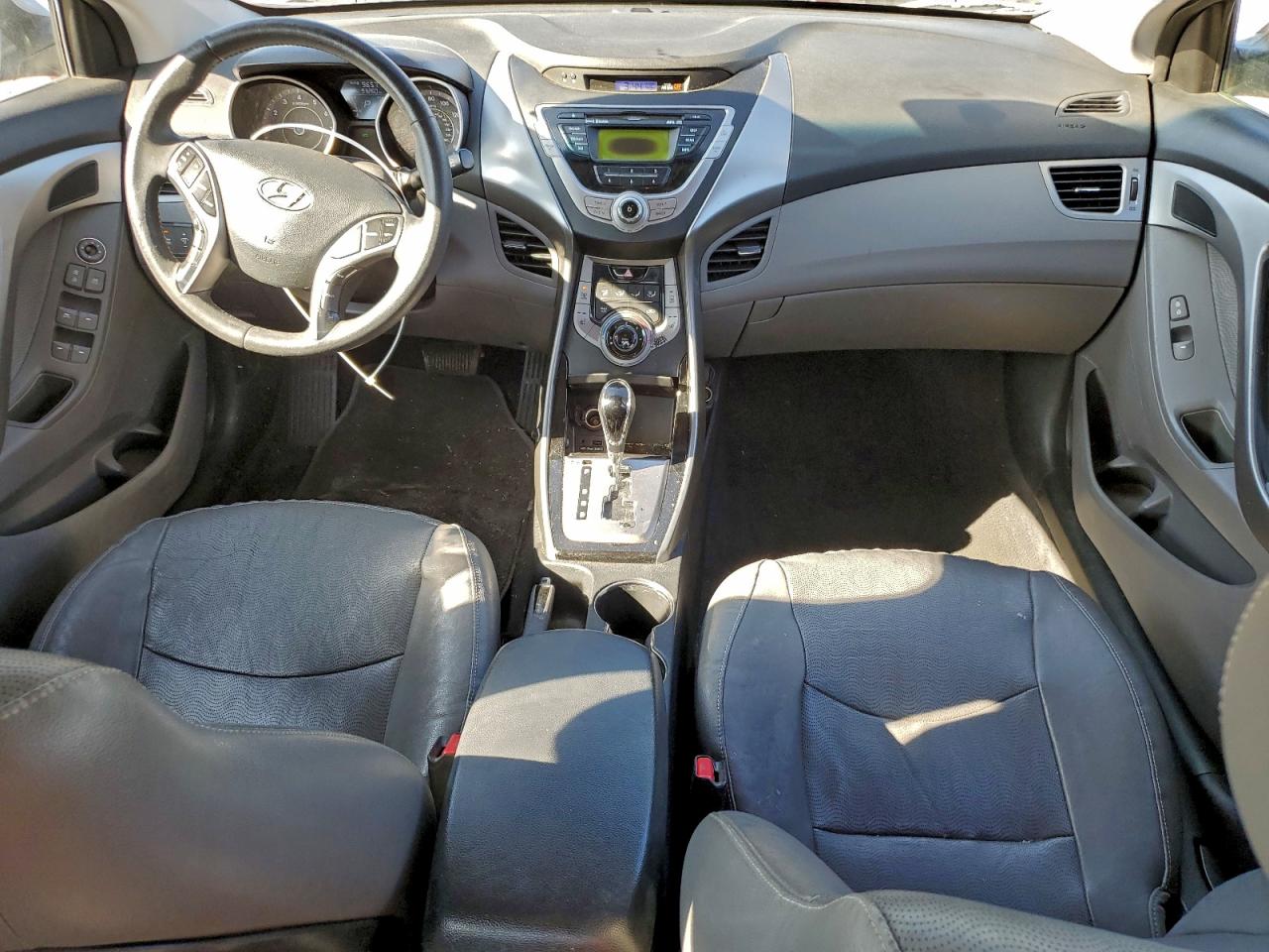 Hyundai ELANTRA Gls Image 12