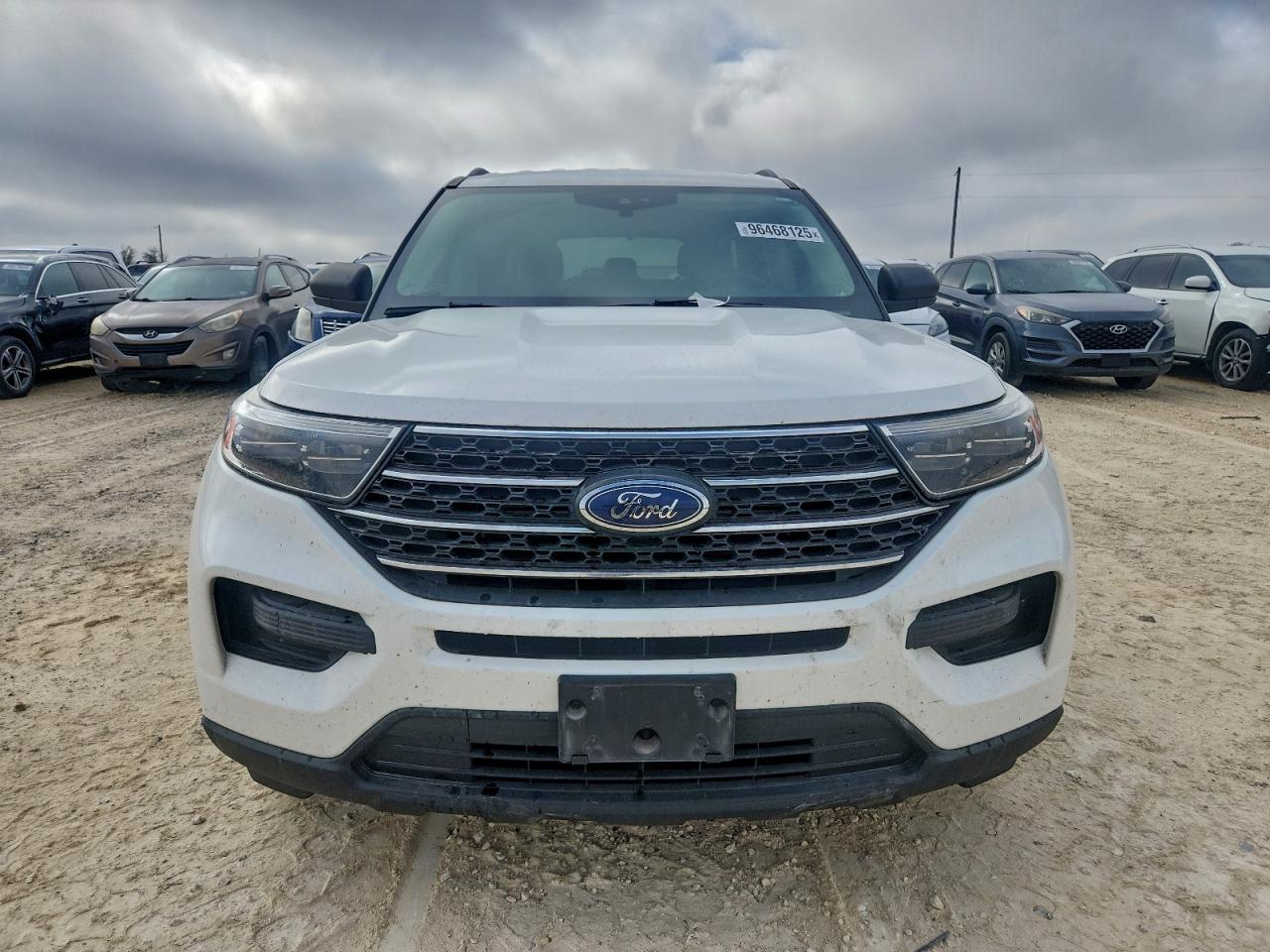 Ford Explorer Xlt Image 8