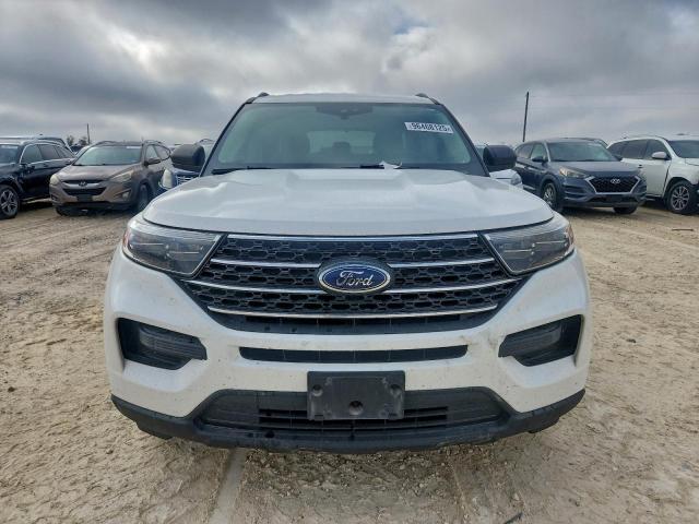 Ford Explorer Xlt Image 8