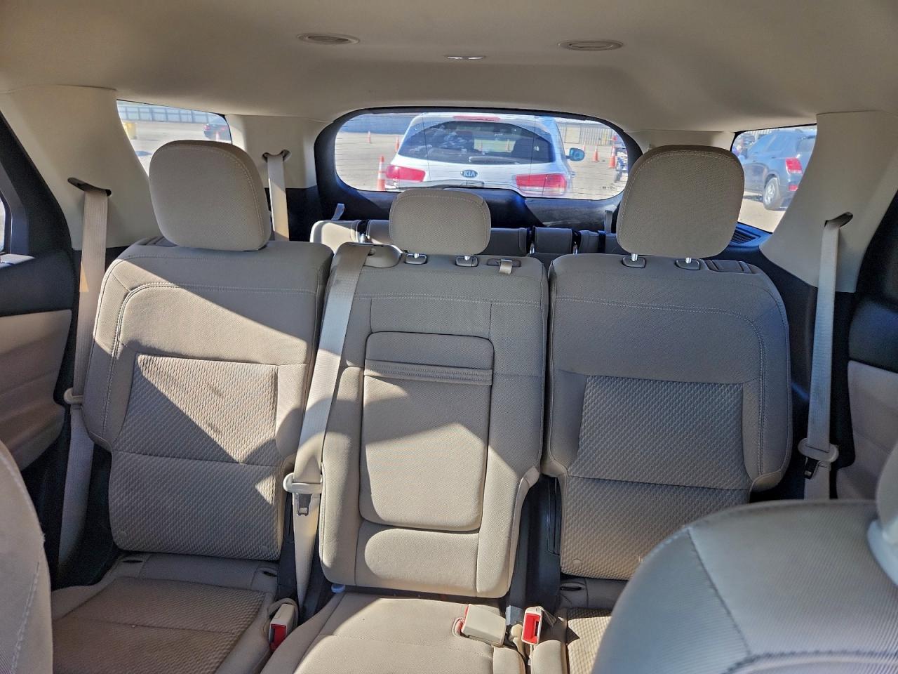 Ford Explorer Xlt Image 2