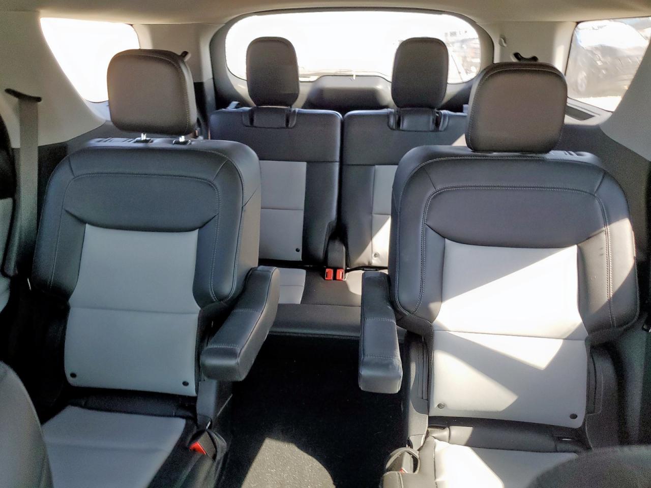 Ford Explorer Xlt Image 7