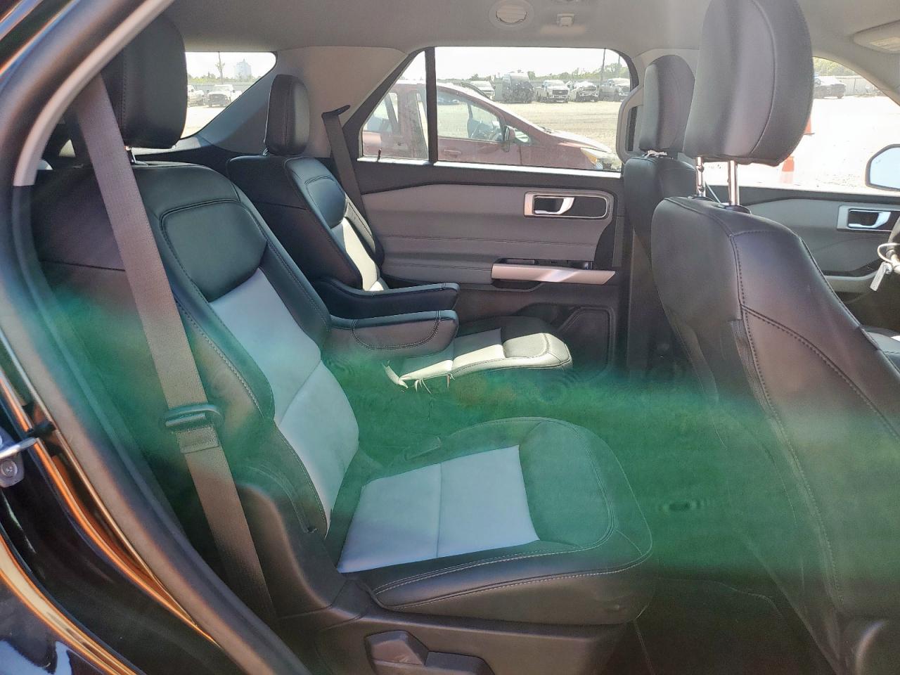 Ford Explorer Xlt Image 10