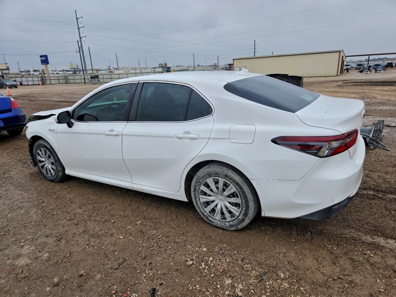 Toyota Camry Le Image 6