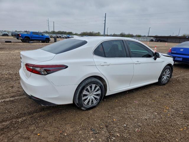 Toyota Camry Le Image 4