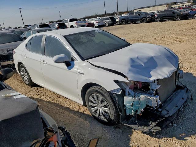 Toyota Camry Le Image 5