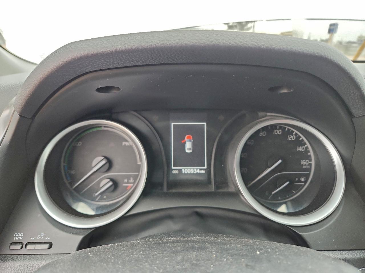 Toyota Camry Le Image 12