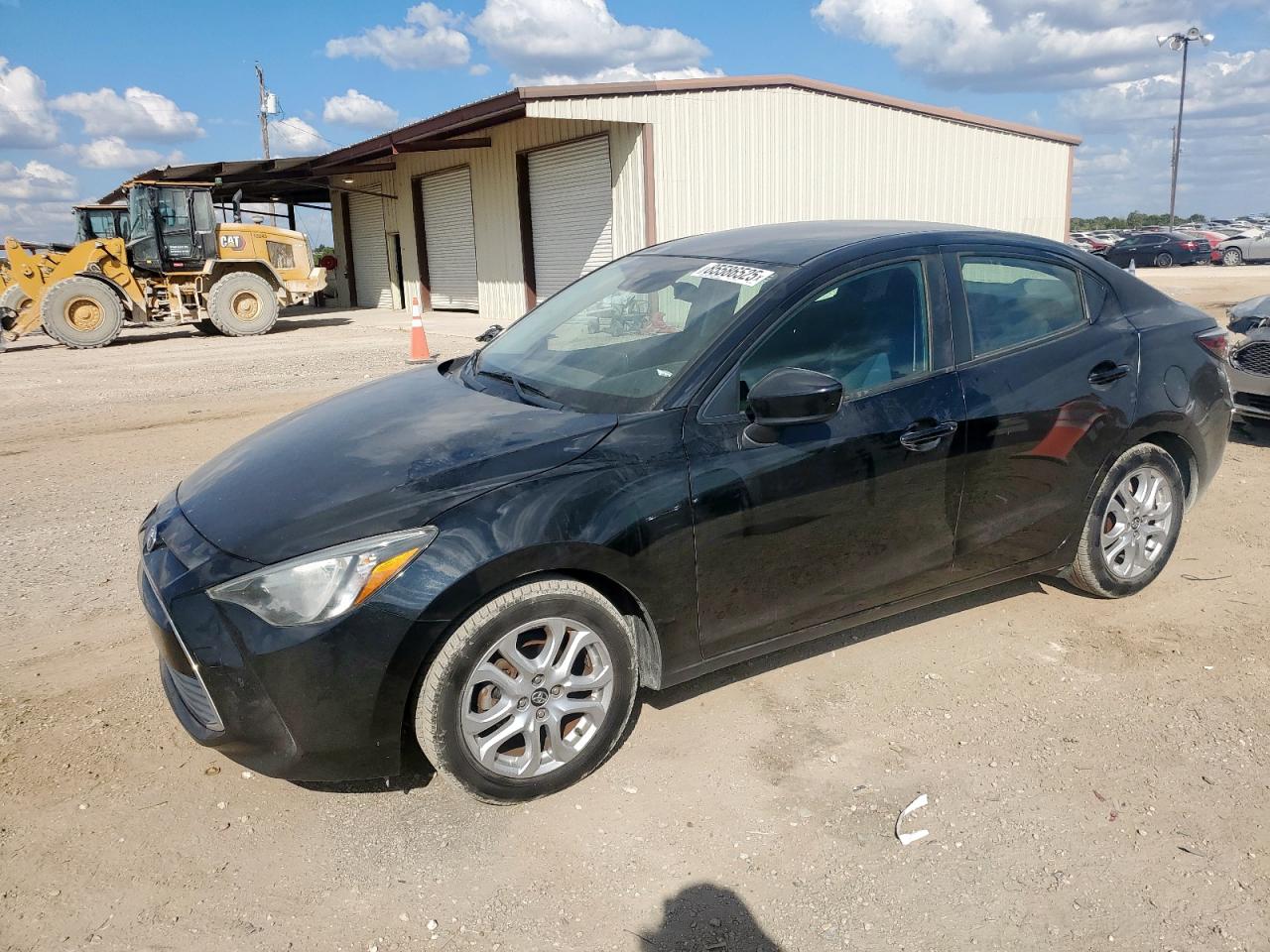 Toyota Yaris Image 1