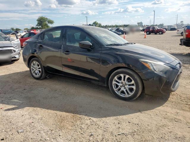 Toyota Yaris Image 4