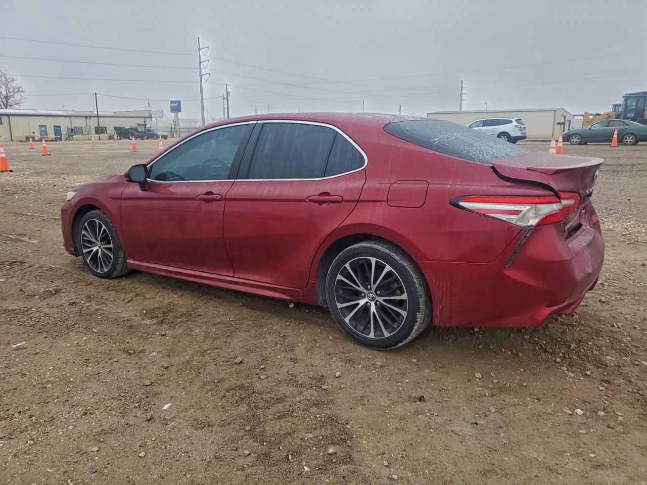 Toyota Camry L Image 6