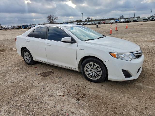 Toyota Camry Hybrid Image 5