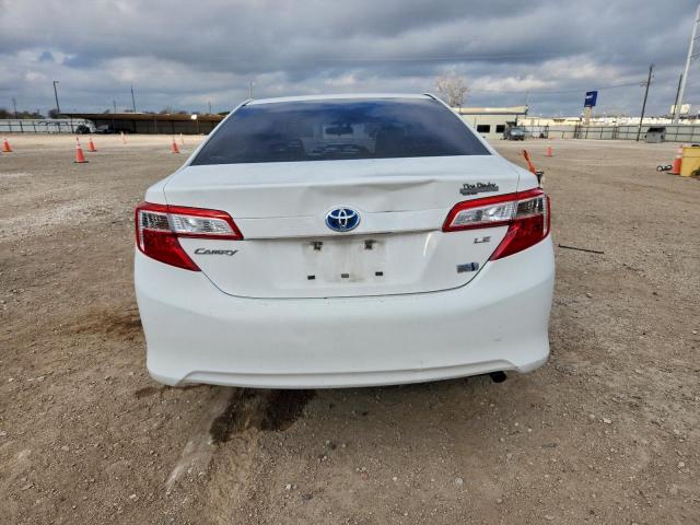 Toyota Camry Hybrid Image 7