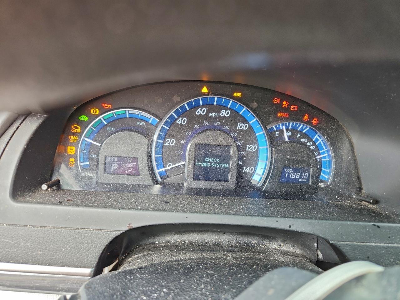 Toyota Camry Hybrid Image 8