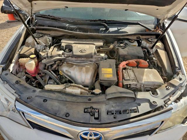 Toyota Camry Hybrid Image 10