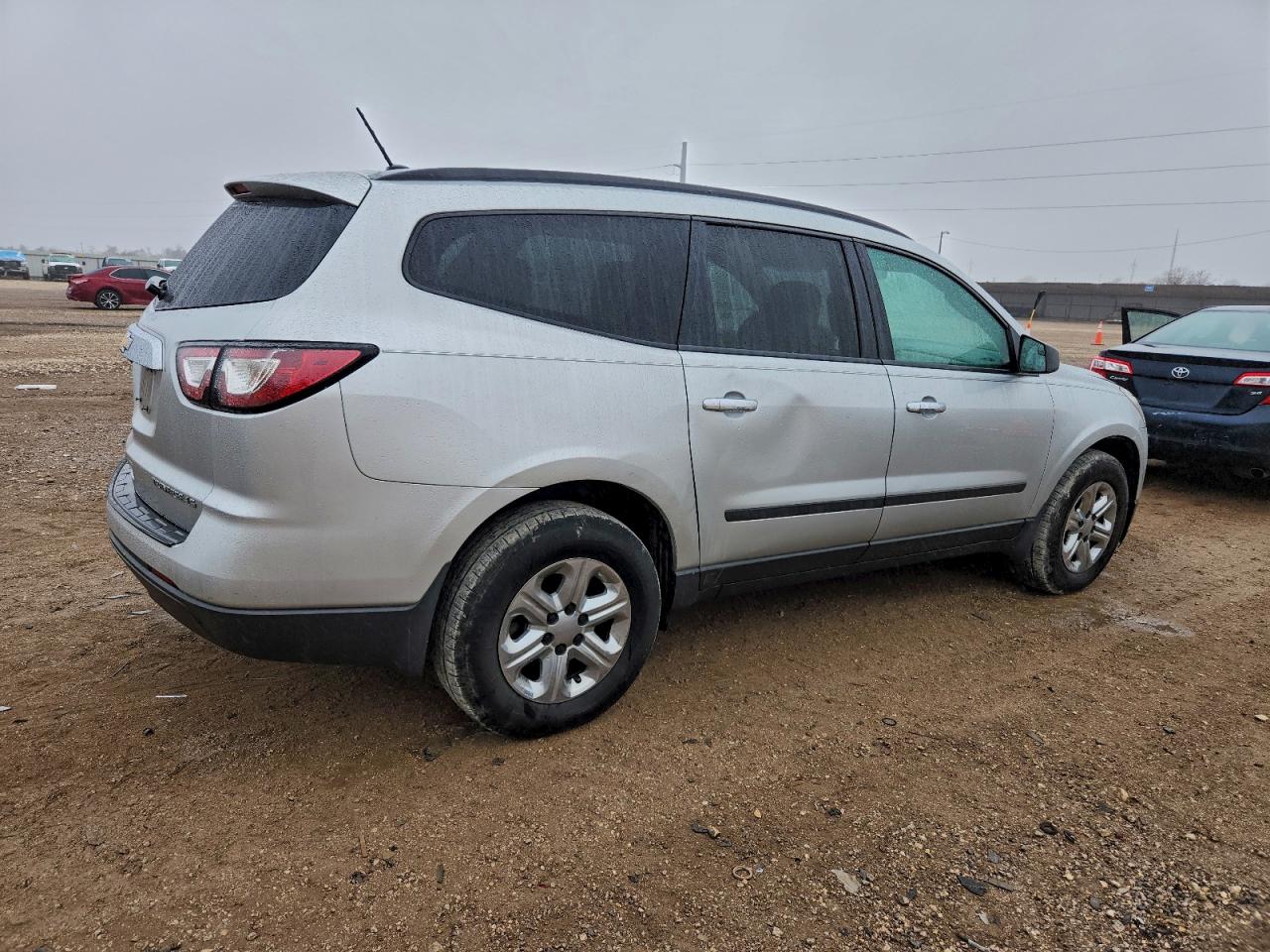 Chevrolet Traverse Ls Image 2