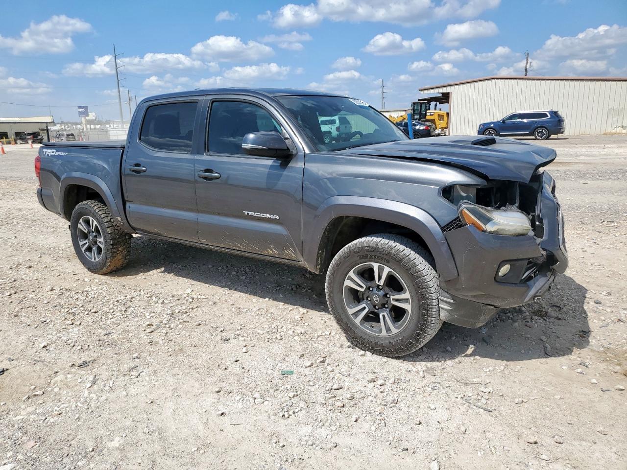 Toyota Tacoma Double Cab Image 5