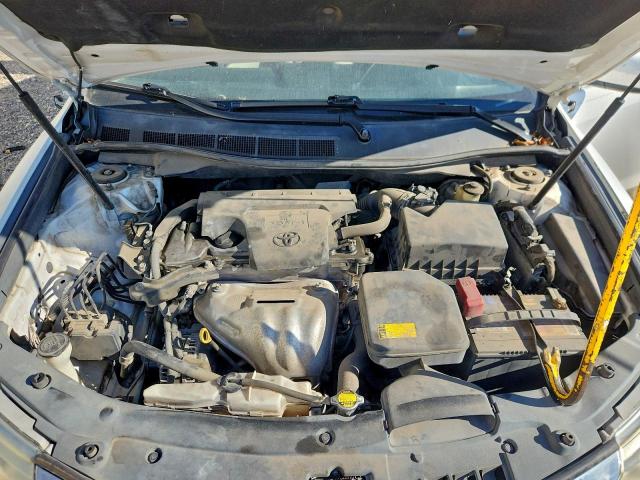 Toyota Camry L Image 9