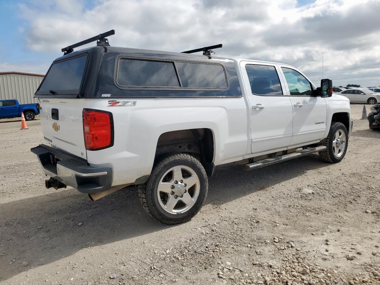 Chevrolet Silverado K2500 Heavy Duty Lt Image 2