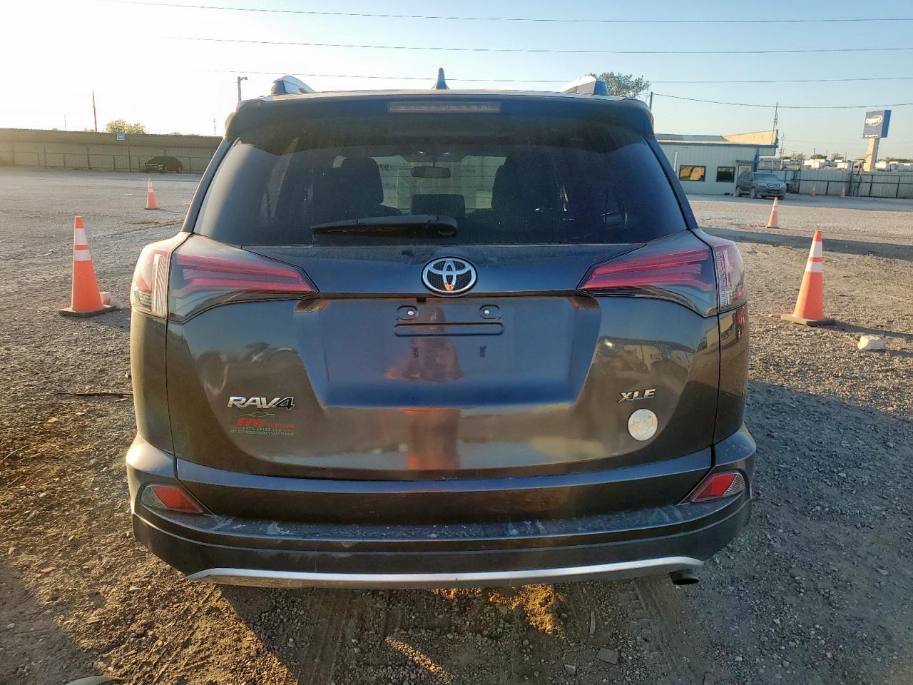 Toyota RAV4 Xle Image 6