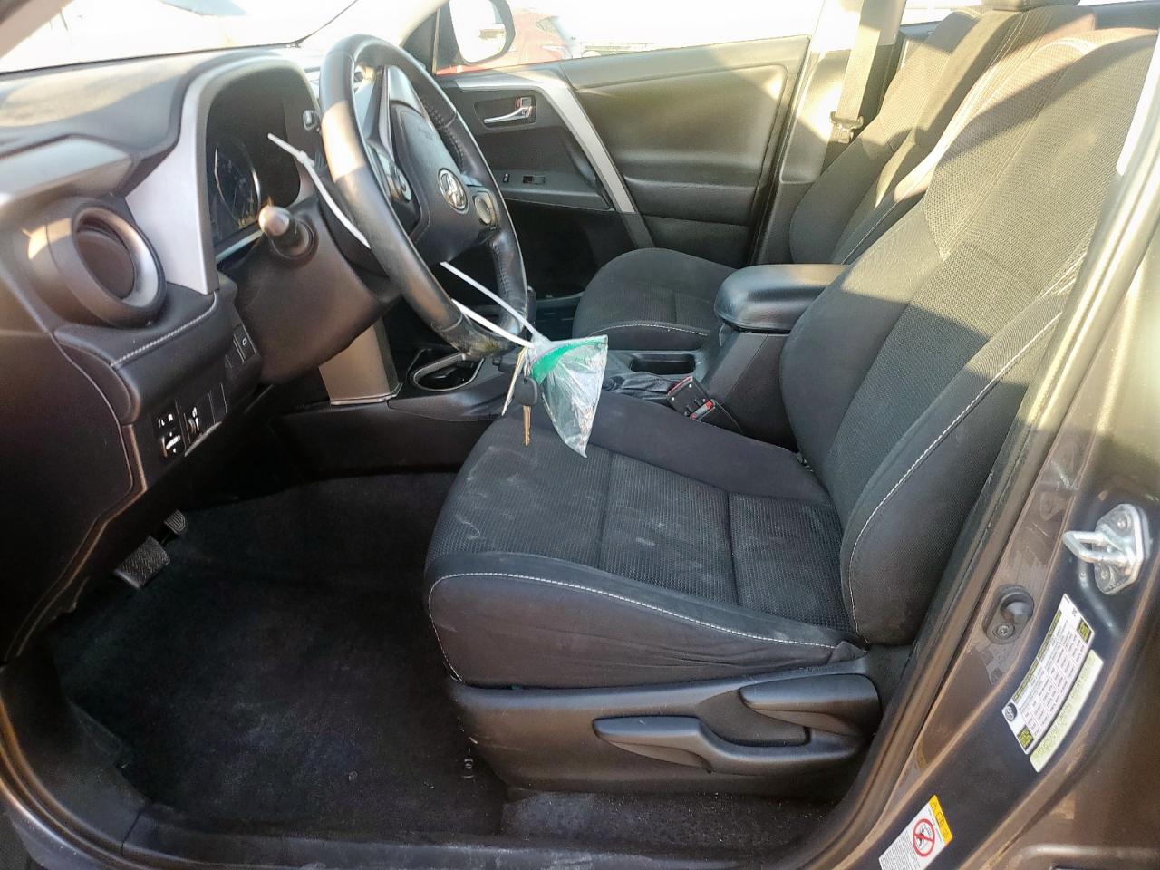 Toyota RAV4 Xle Image 2