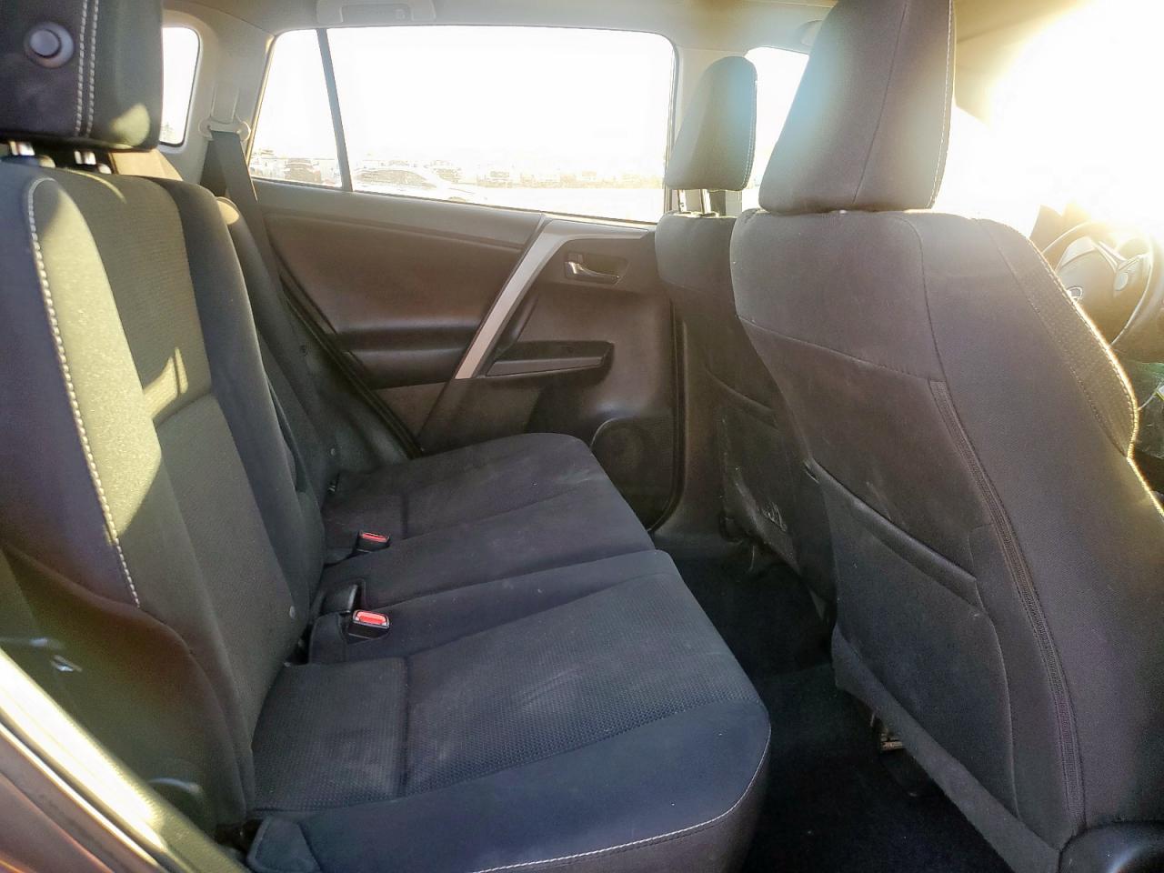 Toyota RAV4 Xle Image 11