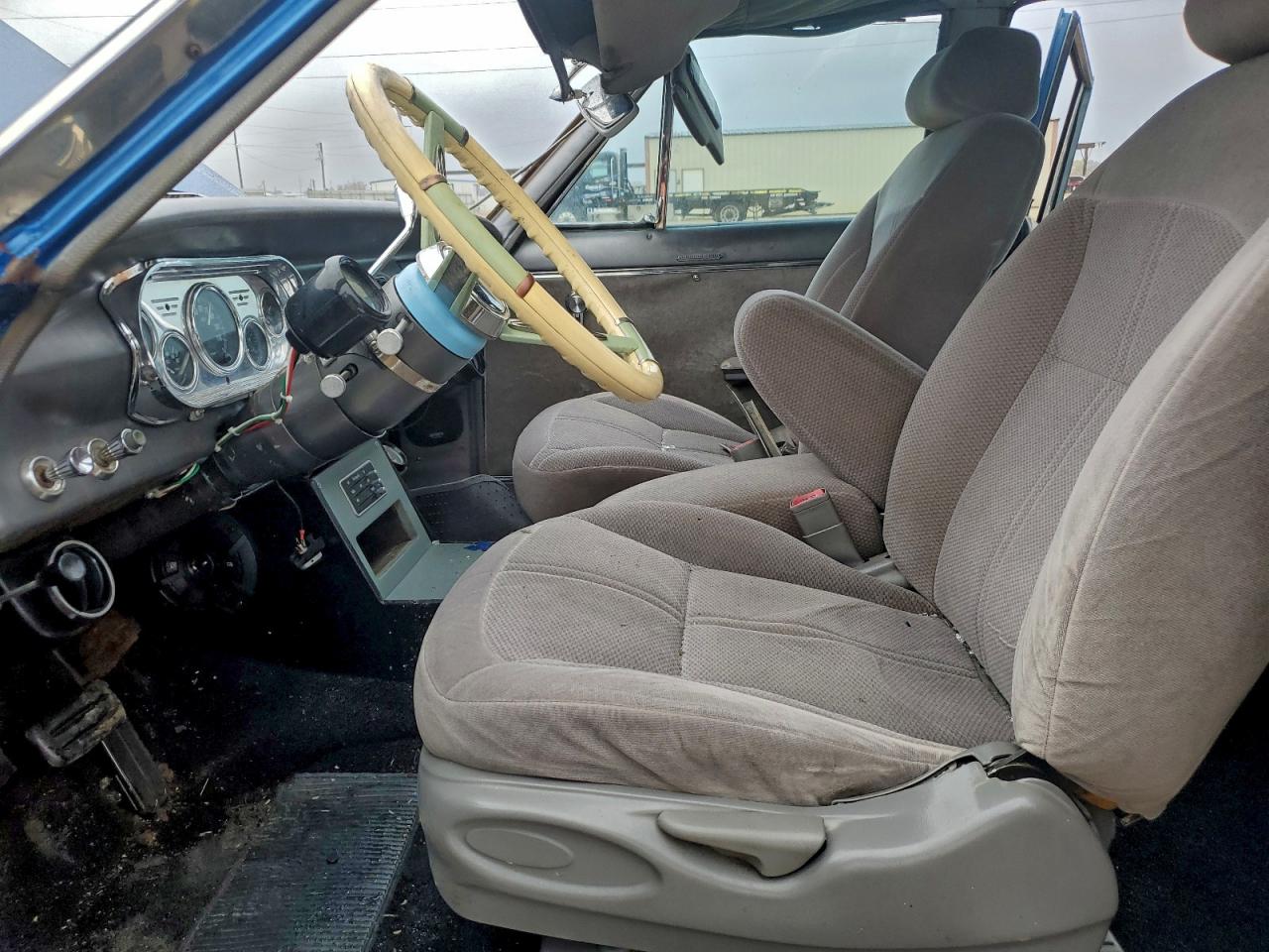 Chevrolet Nova Image 8