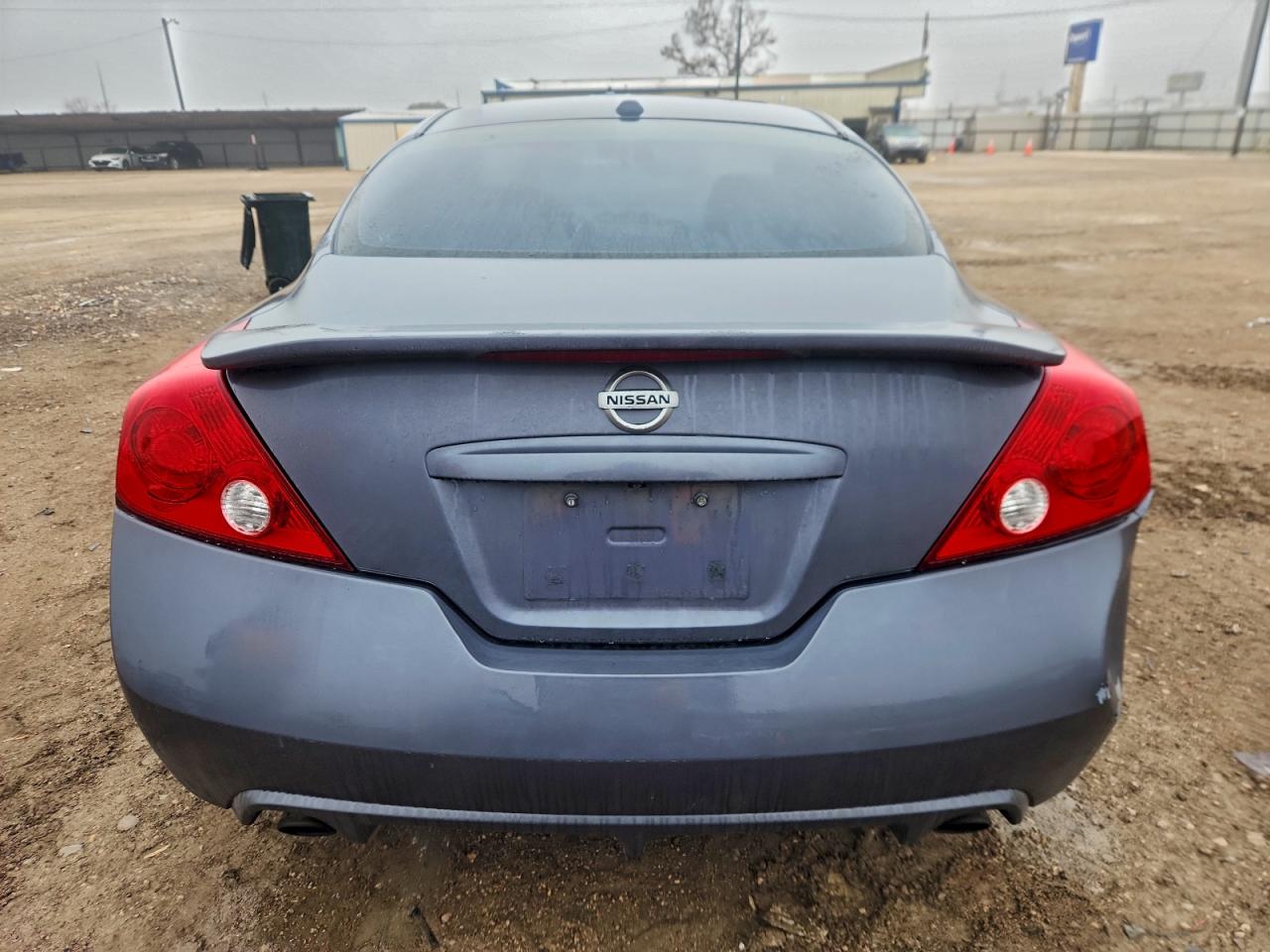 Nissan Altima S Image 2