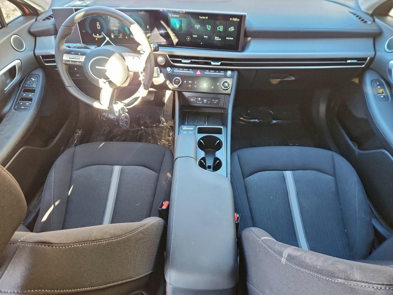 Hyundai SONATA Hybrid Image 2