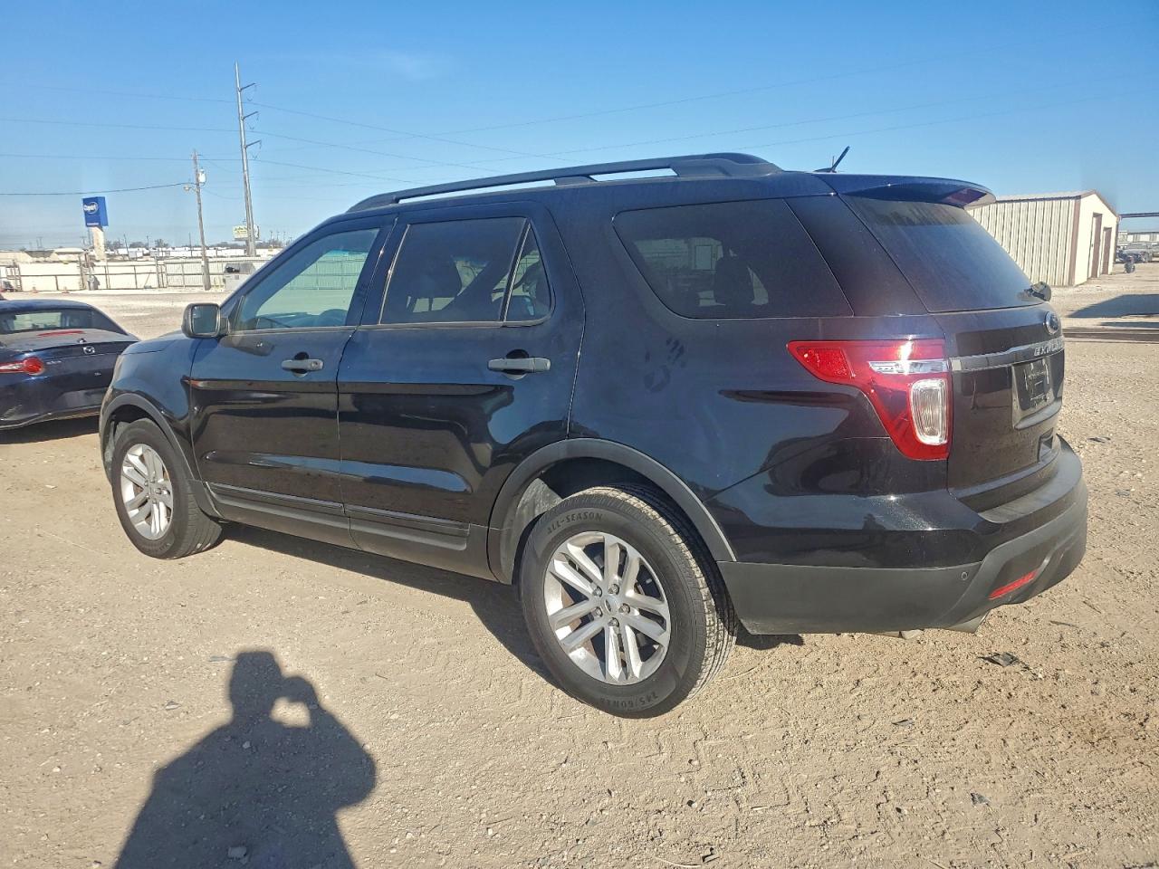Ford Explorer Image 6