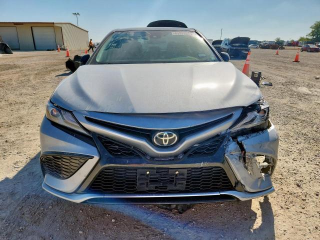 Toyota Camry Xse Image 12