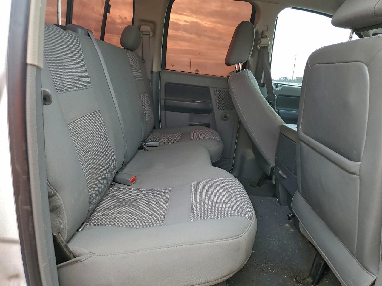 Dodge Ram 1500 St Image 8