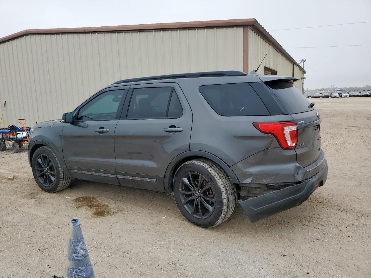 Ford Explorer Xlt Image 4