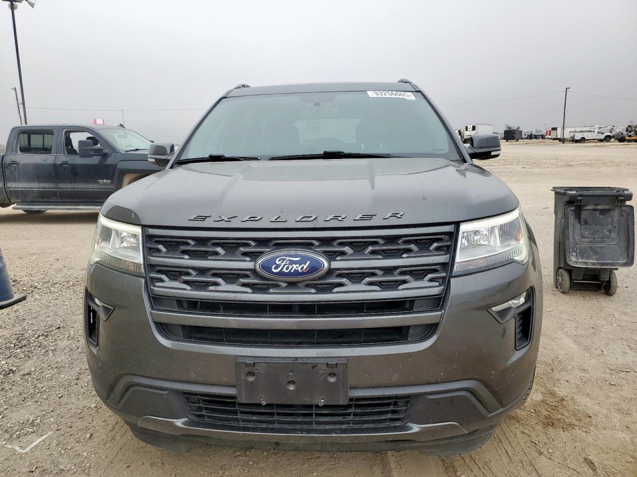 Ford Explorer Xlt Image 3