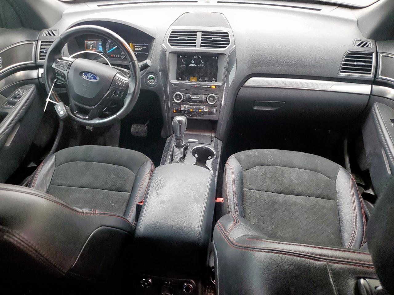 Ford Explorer Xlt Image 6