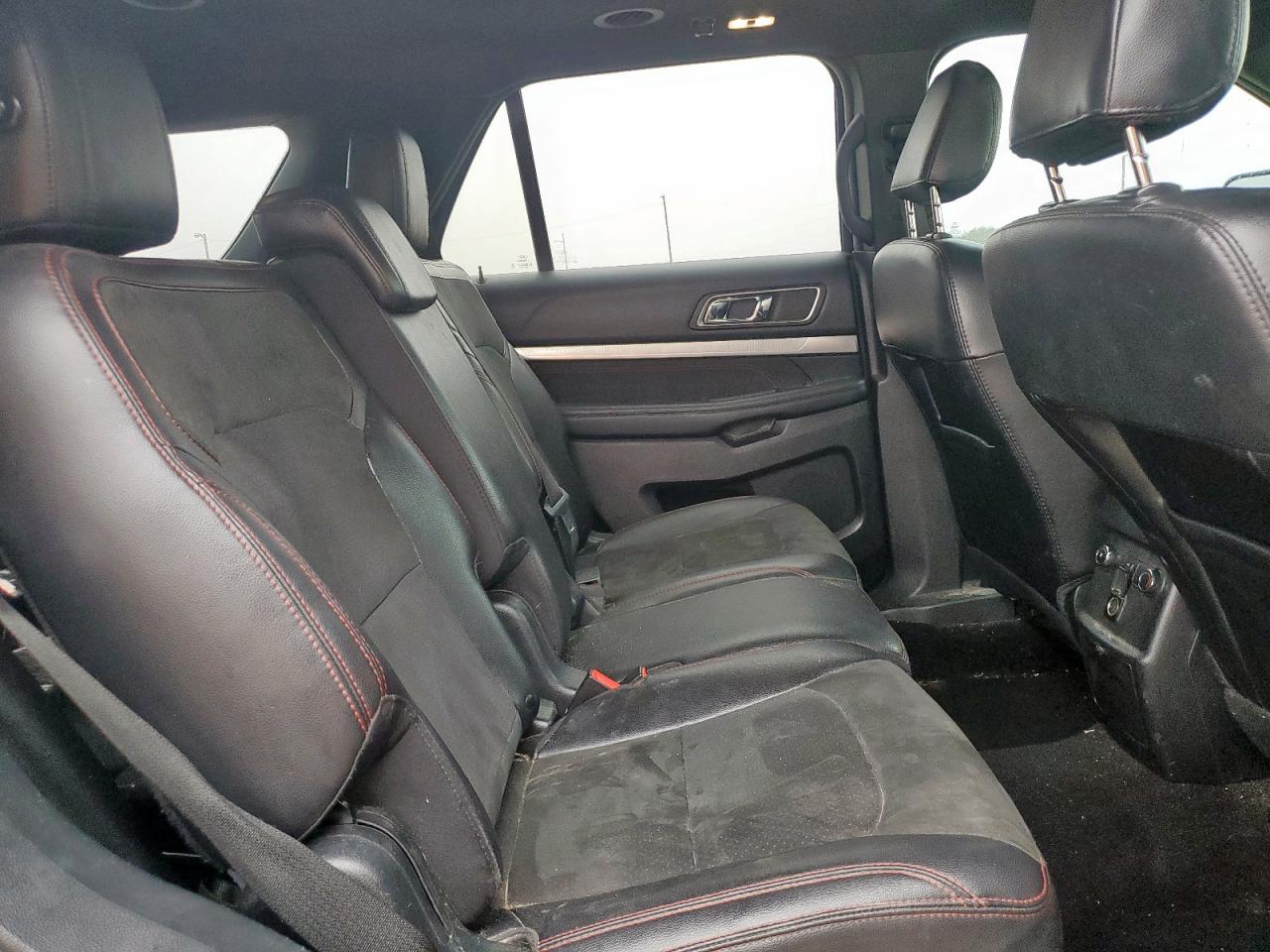 Ford Explorer Xlt Image 12