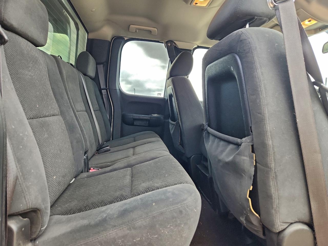 Chevrolet Silverado K1500 Image 8