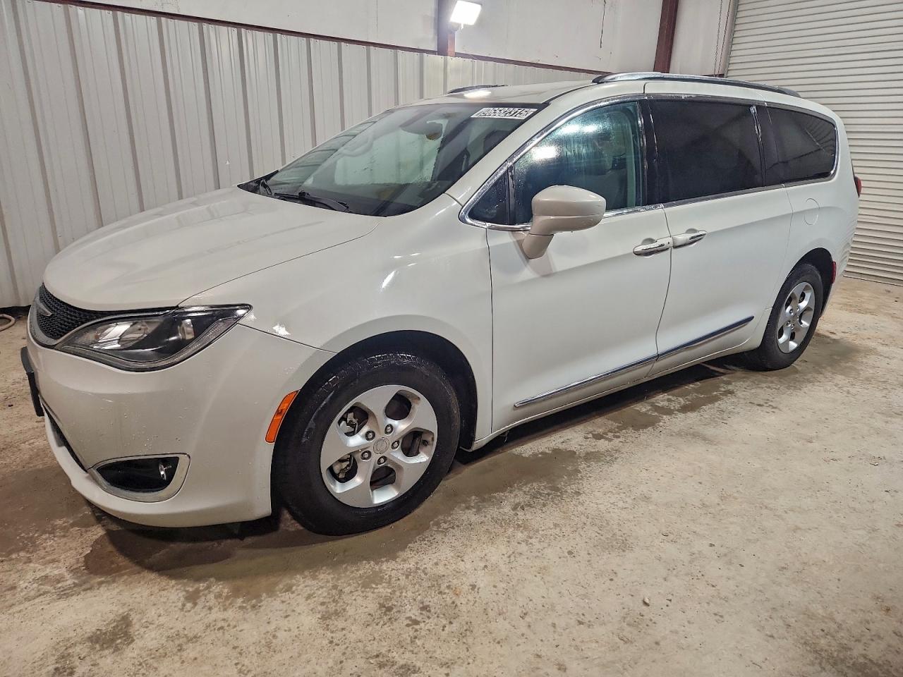 Chrysler Pacifica Touring L Plus Image 1