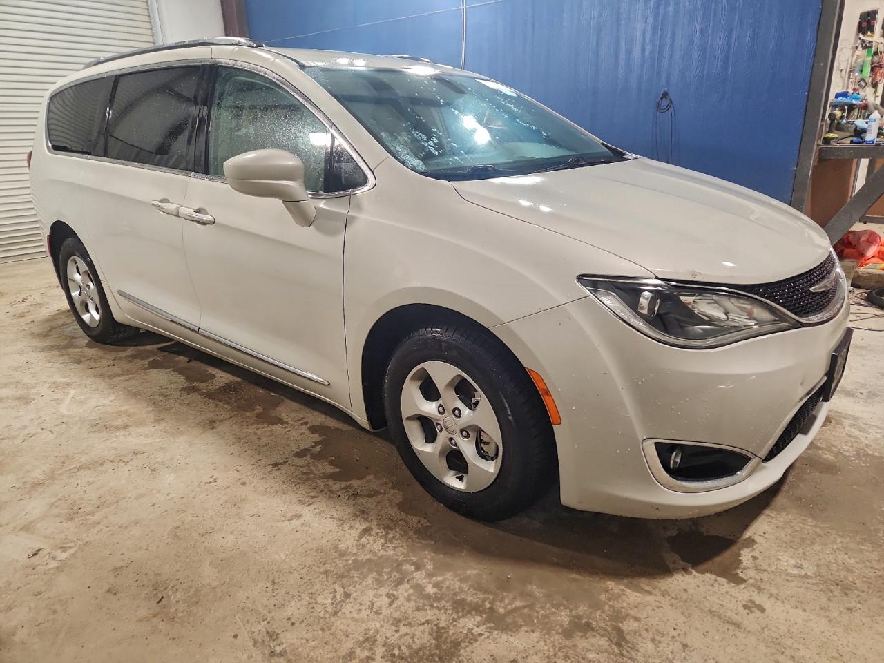 Chrysler Pacifica Touring L Plus Image 10