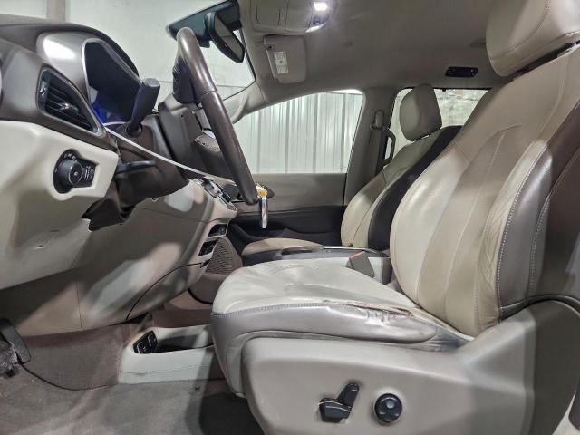 Chrysler Pacifica Touring L Plus Image 6