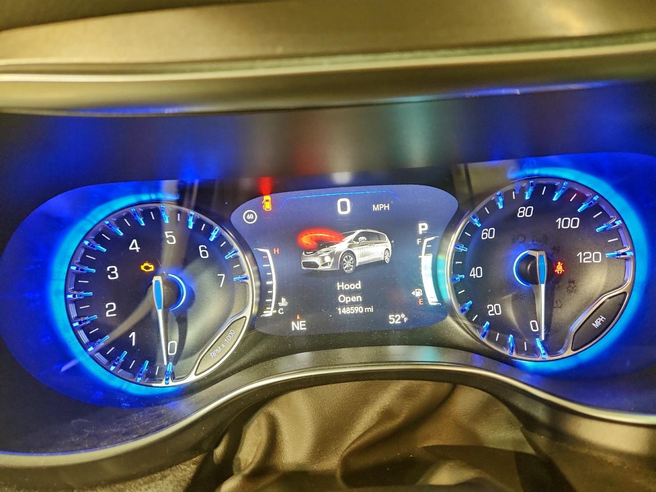 Chrysler Pacifica Touring L Plus Image 8