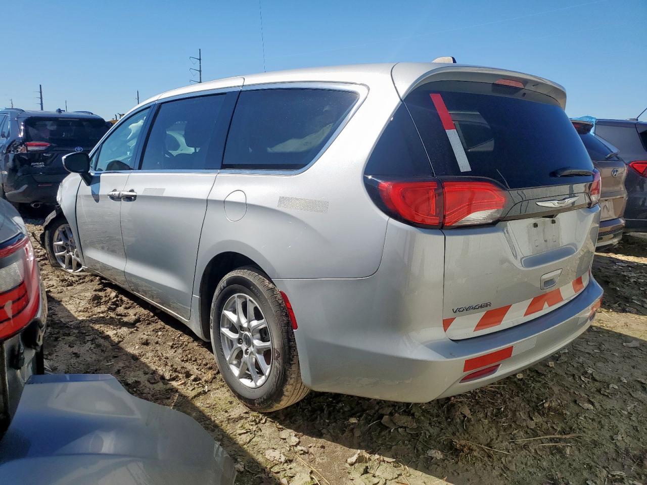 Chrysler Minivan Lx Image 5