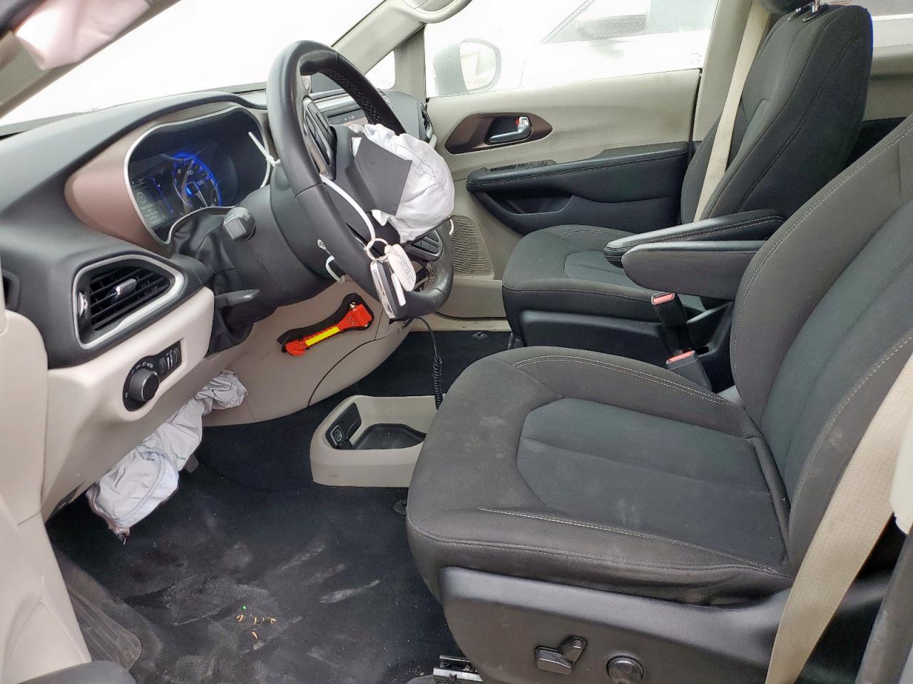 Chrysler Minivan Lx Image 6