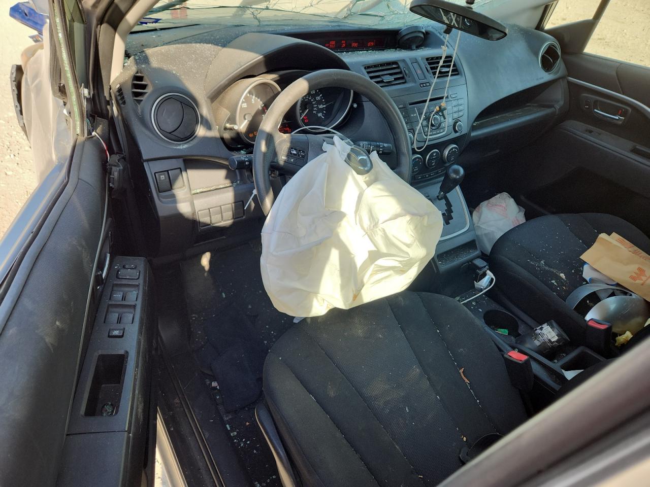 Mazda 5 Sport Image 7