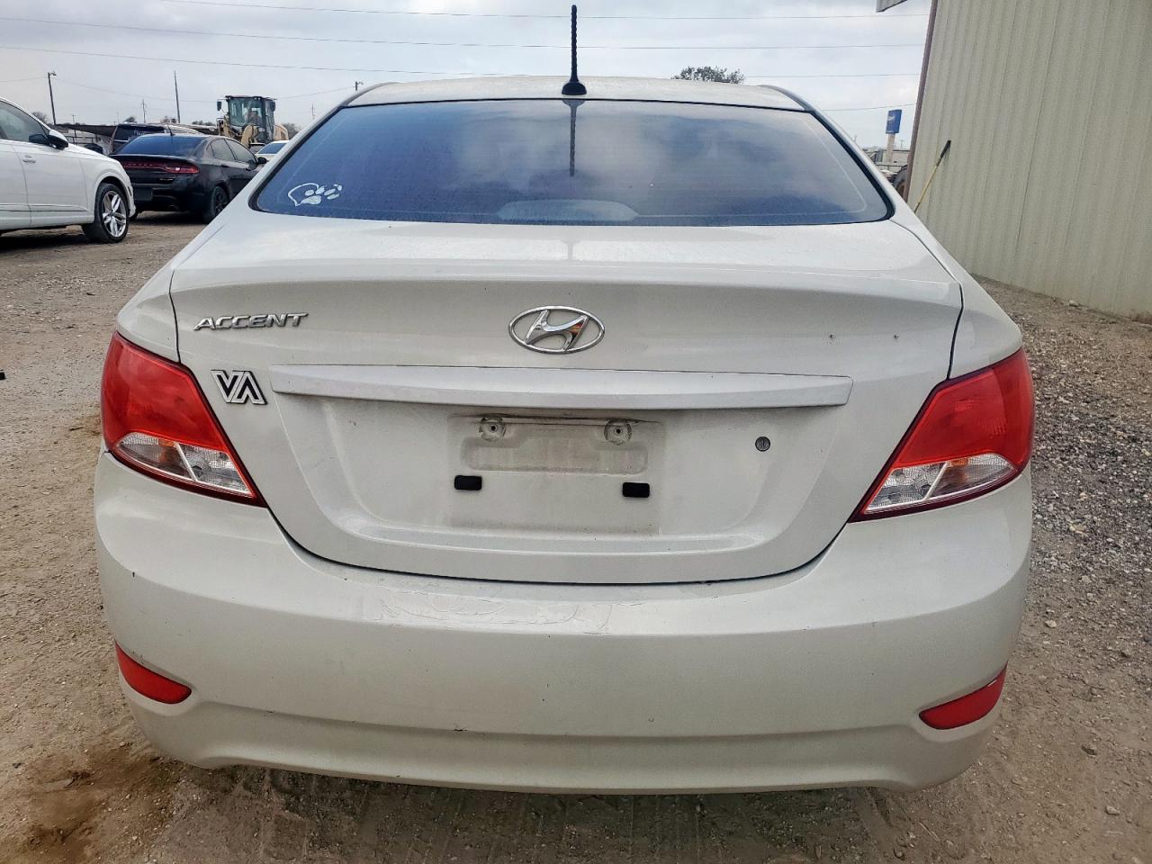 Hyundai ACCENT Se Image 6
