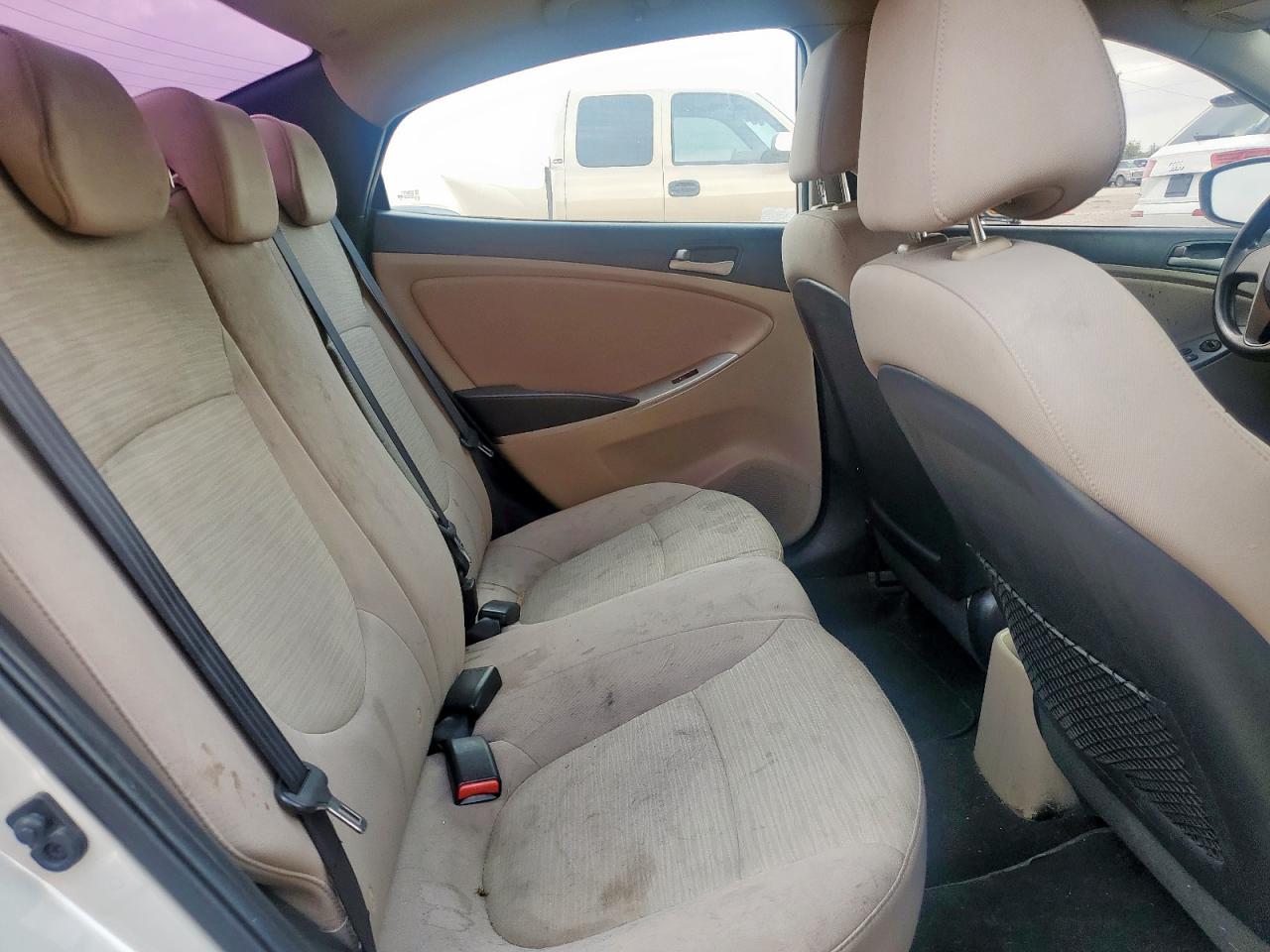 Hyundai ACCENT Se Image 9