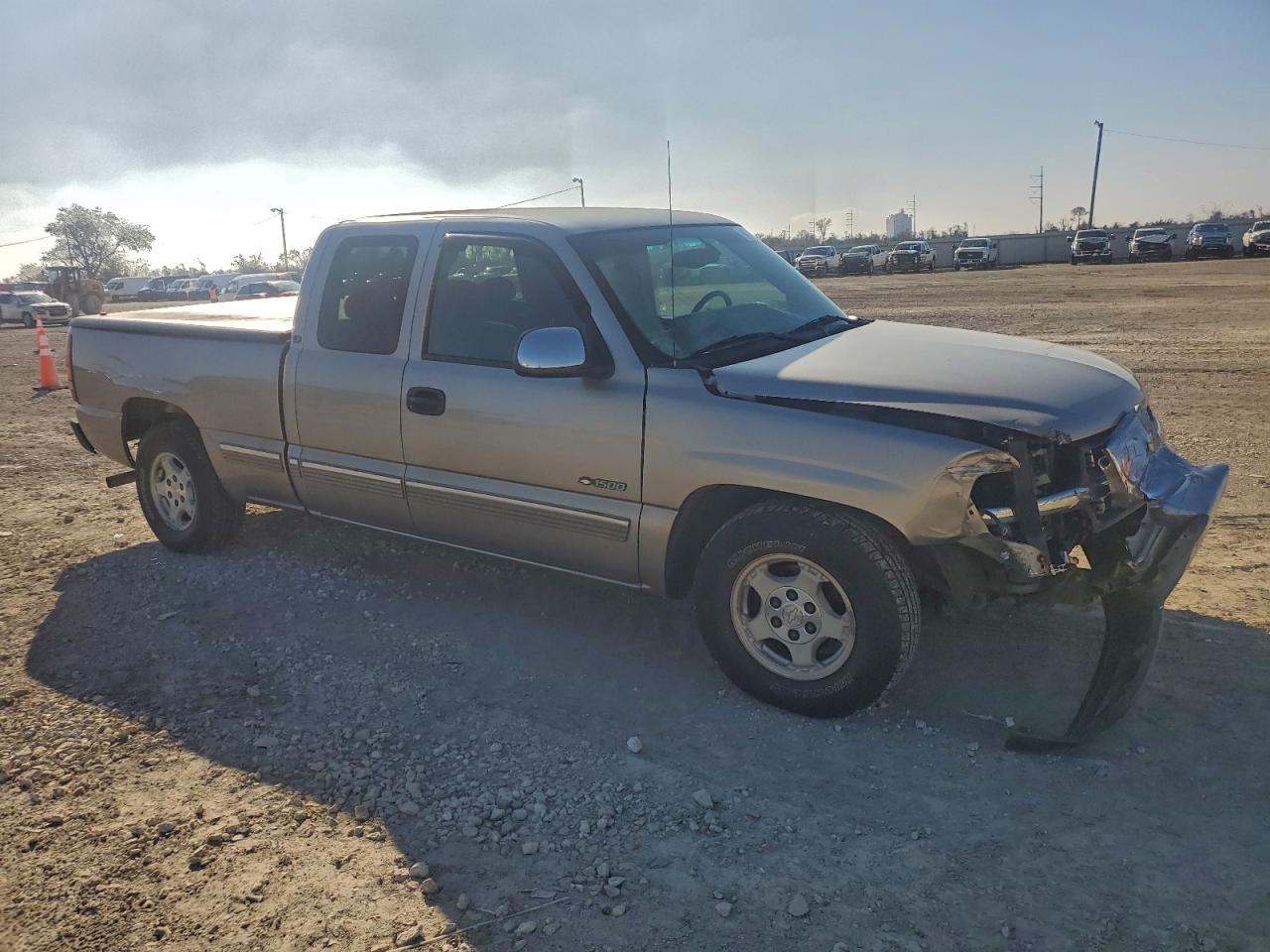Chevrolet Silverado C1500 Image 3