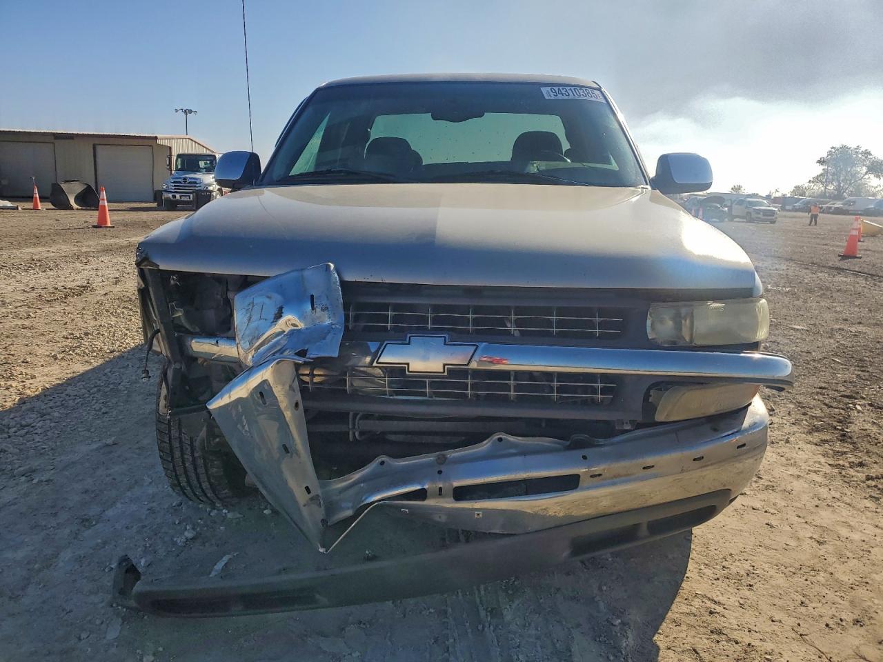 Chevrolet Silverado C1500 Image 2