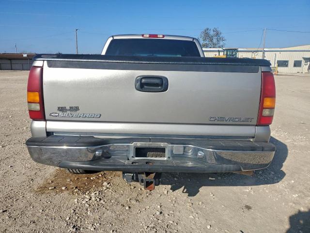 Chevrolet Silverado C1500 Image 11
