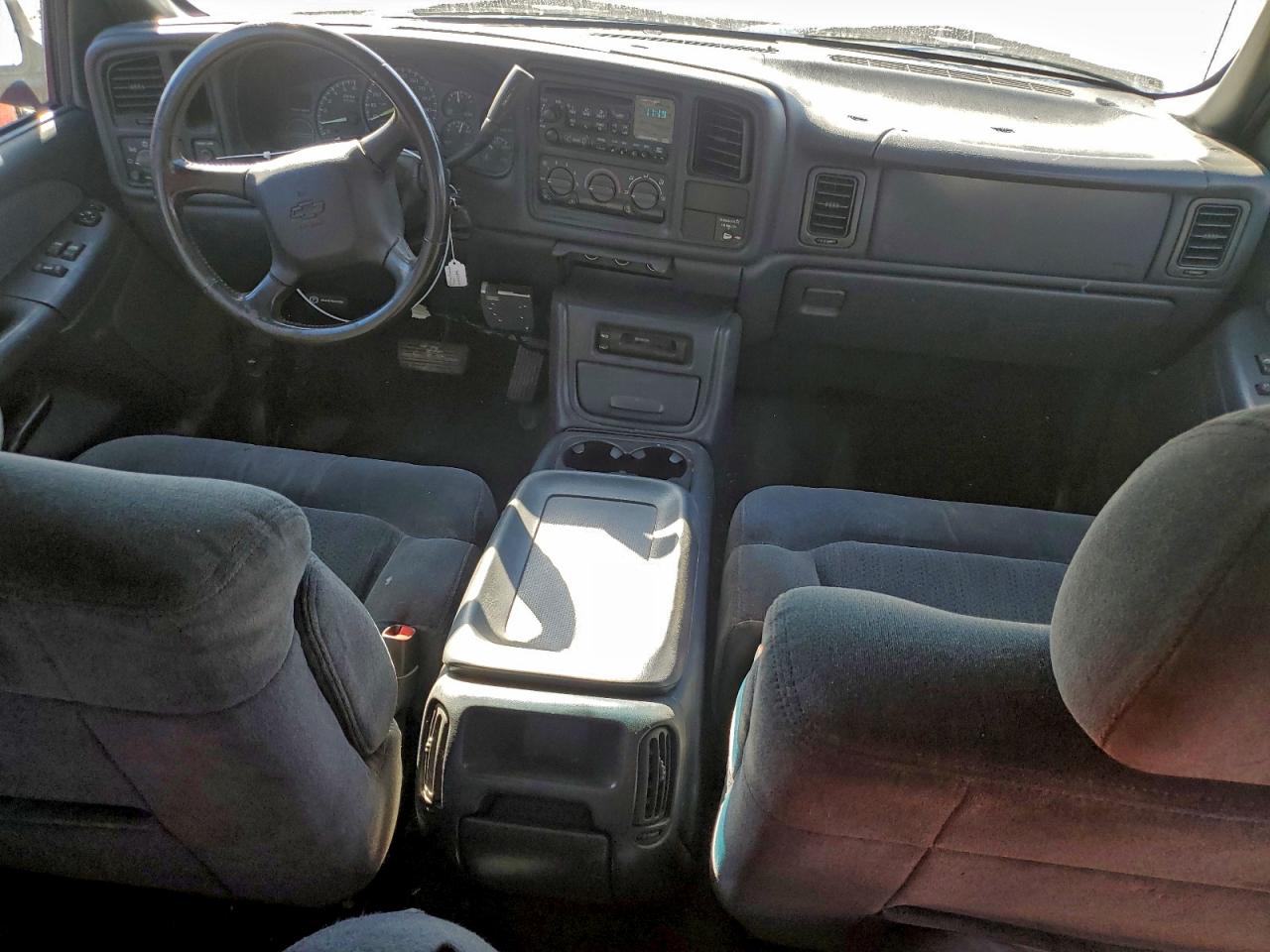 Chevrolet Silverado C1500 Image 4