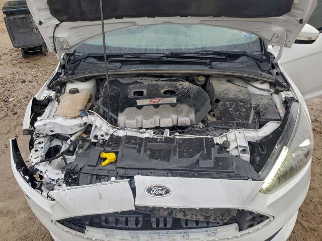 Ford Focus St Image 10